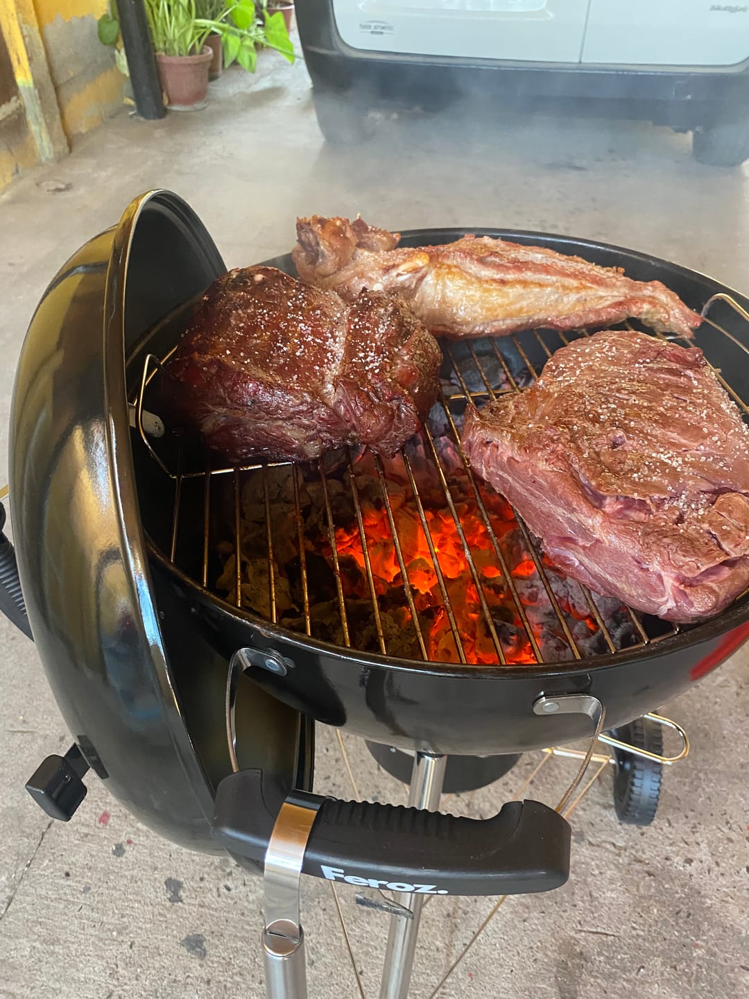 Customer photo review of Parrilla Americana a Carbón 18” con Termómetro