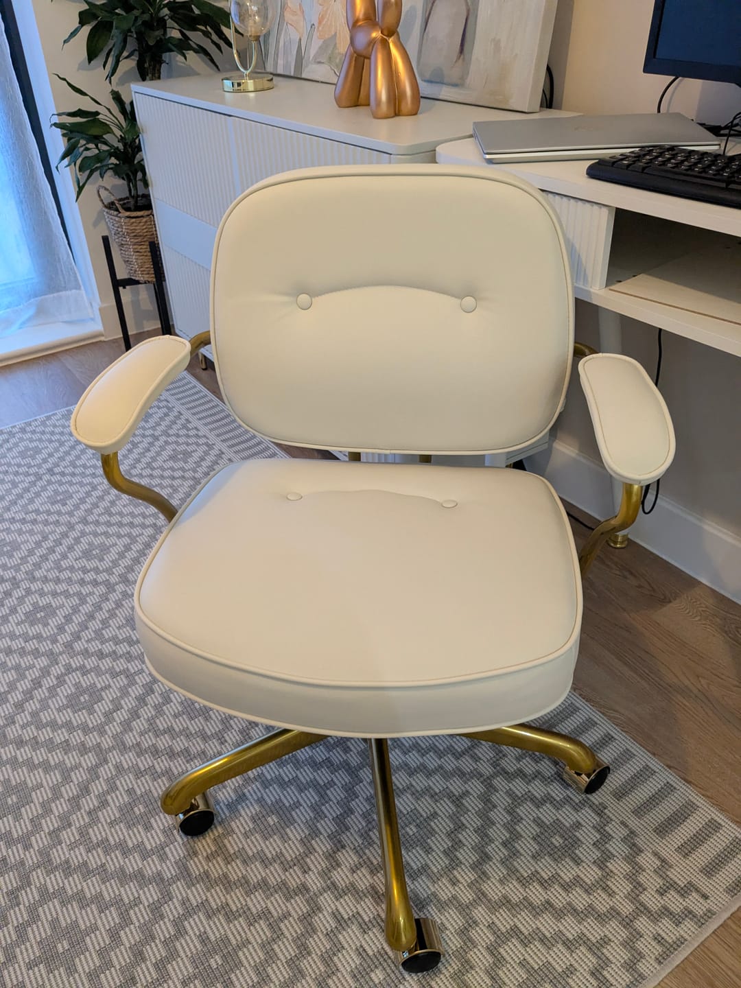 Customer photo review of L3 Mid-Century Luxury Leather Chair