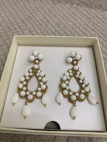 Customer photo review of Orecchini Monaco bianchi