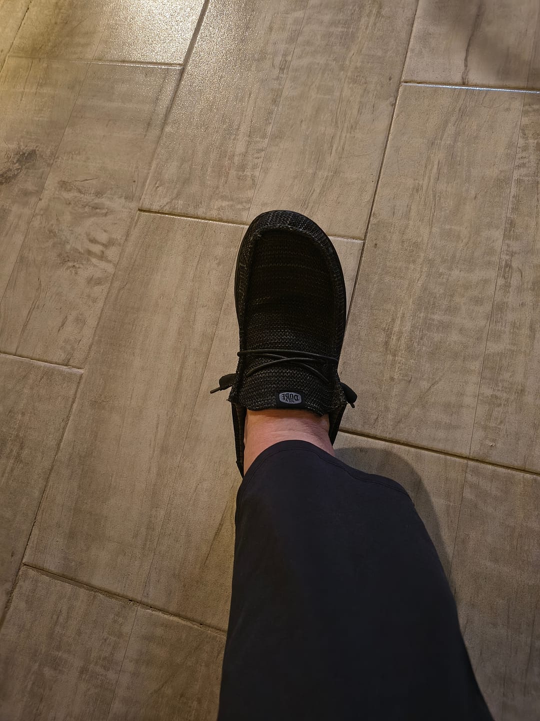 Customer photo review of Zapatos Hey Dude Wally Slip Stretch Sox Negro