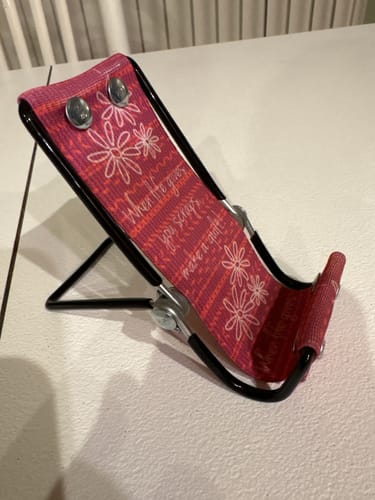 Customer photo review of Fold & Go Smartphone Lounger