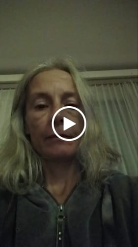 Customer video review of Bio-Kollagen Gesichtsmaske