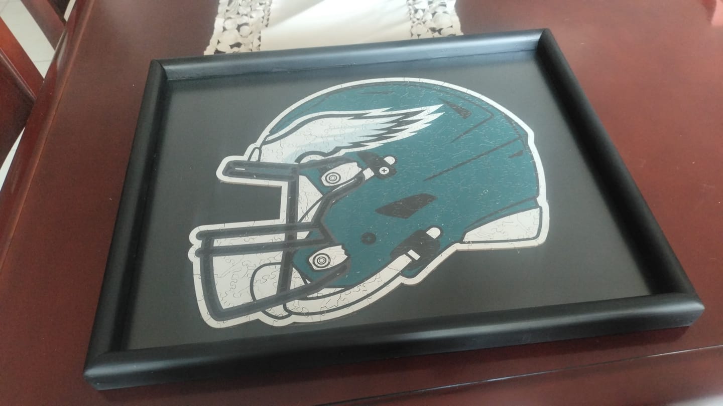 Customer photo review of Philadelphia Eagles™ Casco - Rompecabezas de Madera