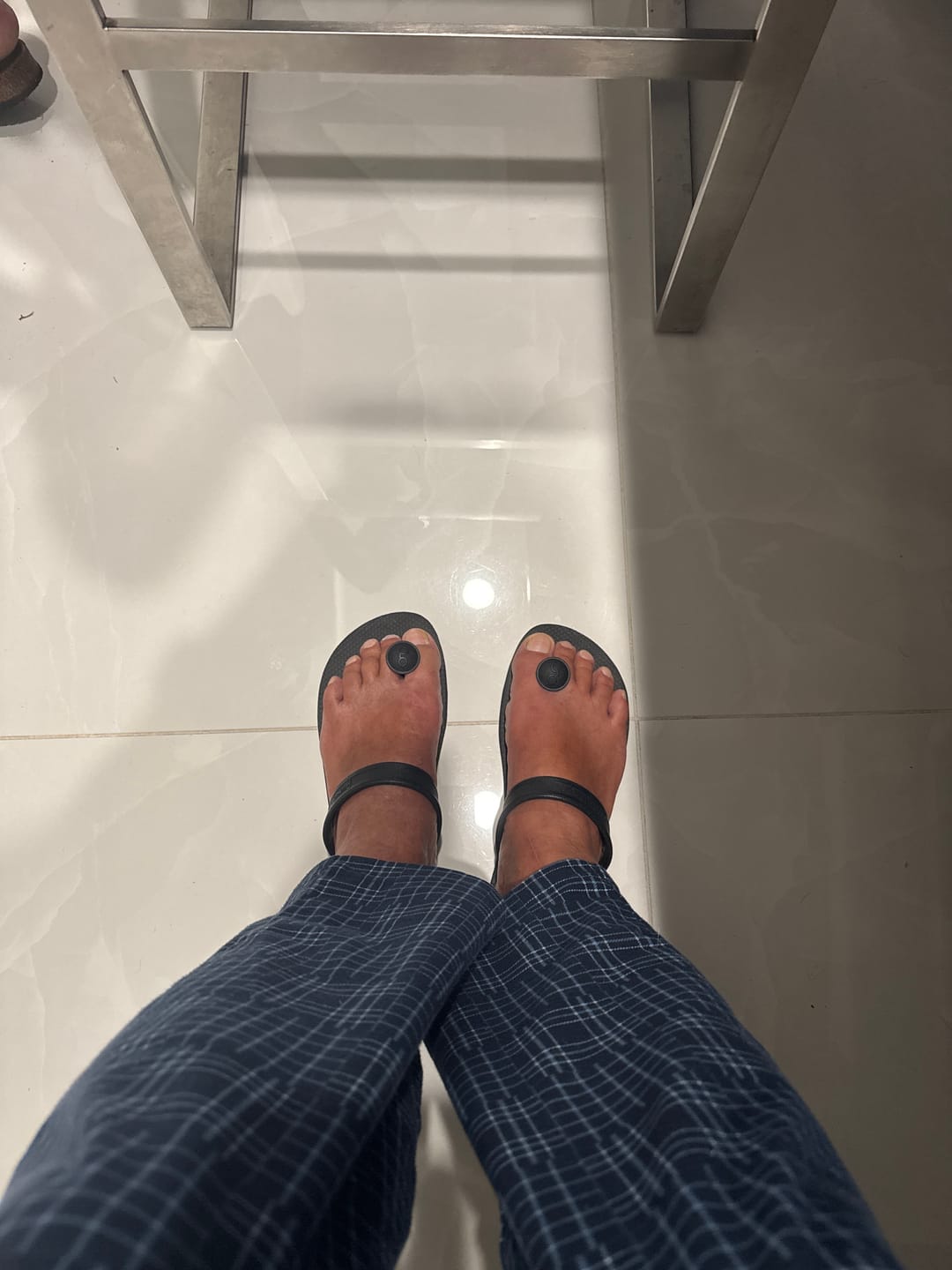 Customer photo review of Gurus Flip-Flops - Black