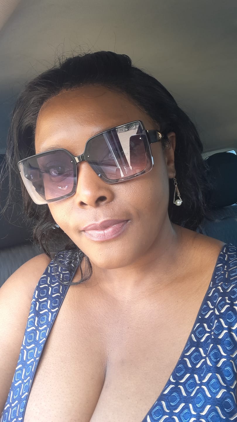 Customer photo review of Brazilian 13x4 Lace Frontal Wig Straight