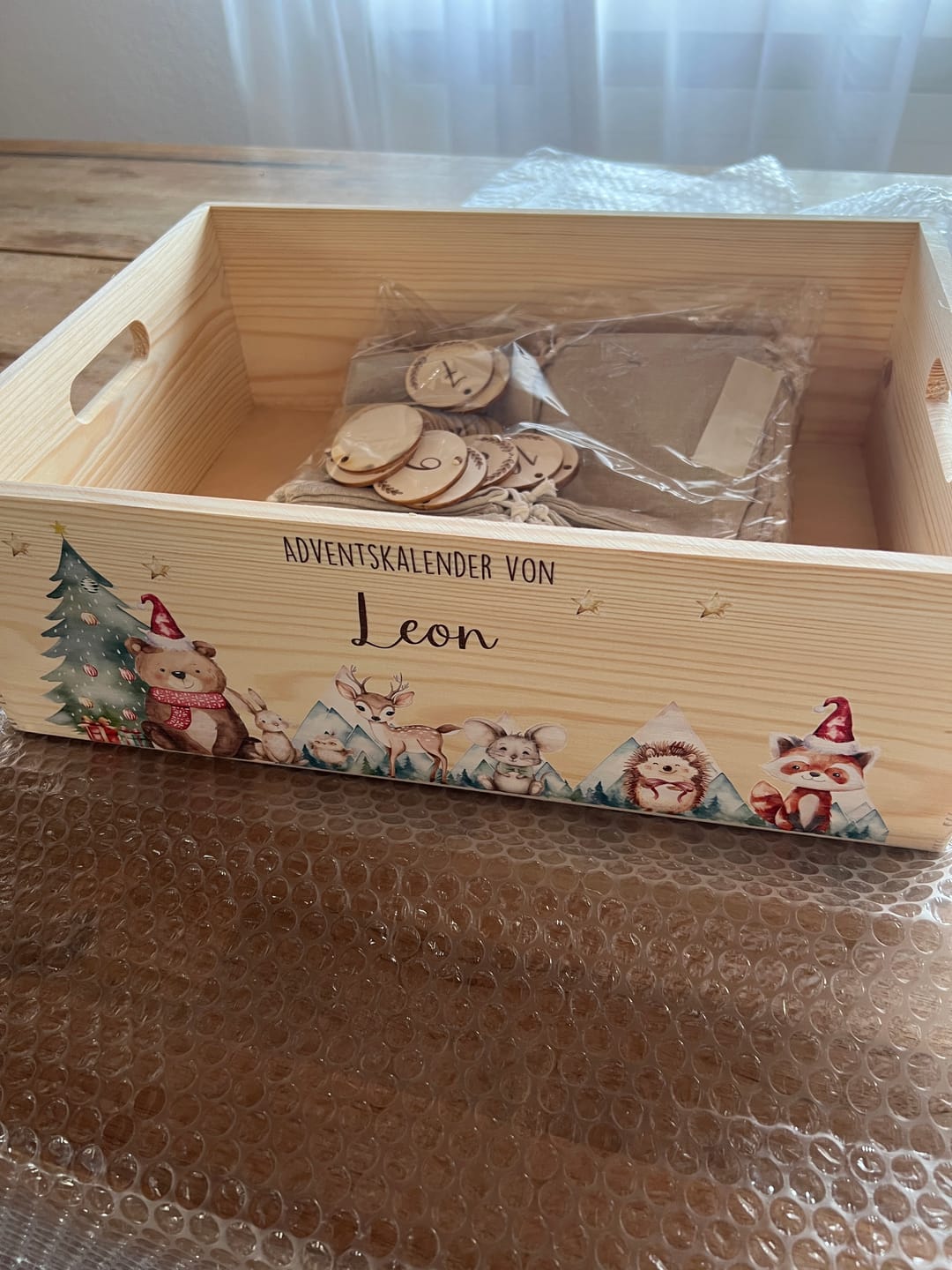 Customer photo review of Adventskiste zum befüllen "Bär und Weihnachtsbaum" personalisiert