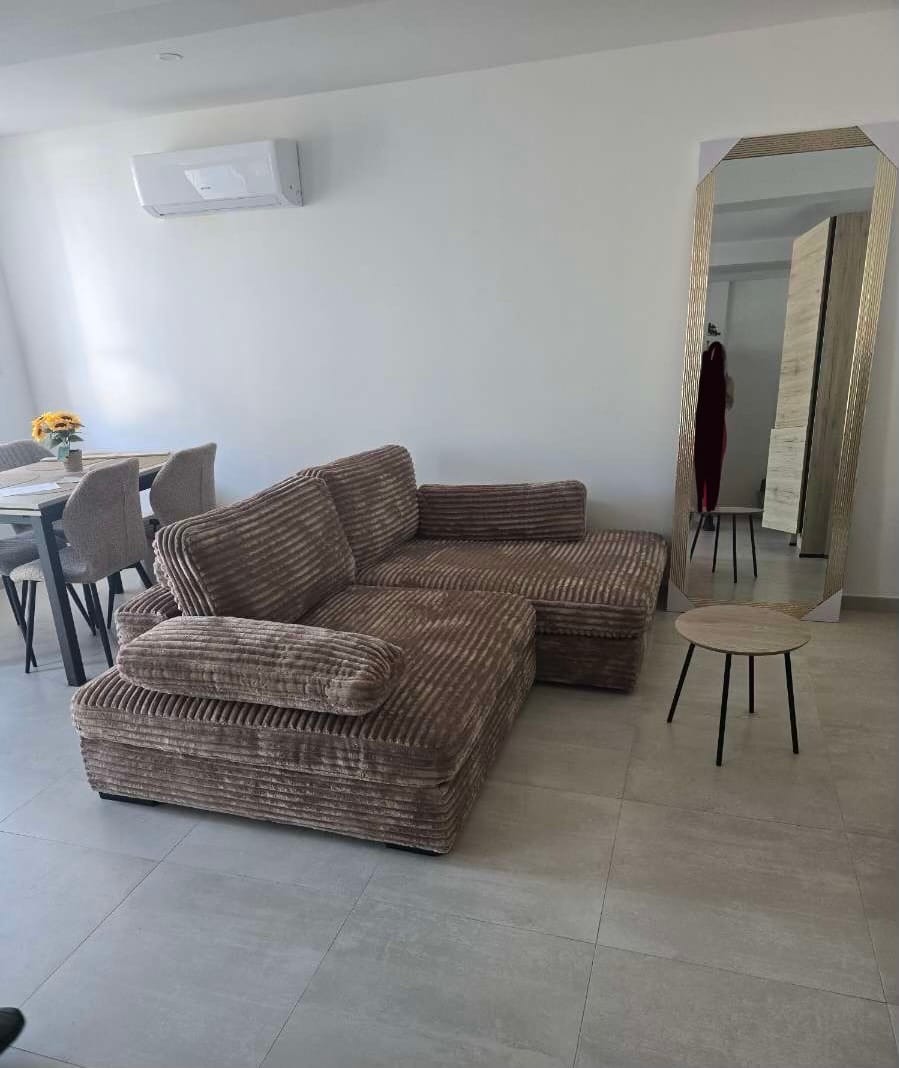 Customer photo review of Canapé d'angle convertible grande méridienne MONTPARNASSE