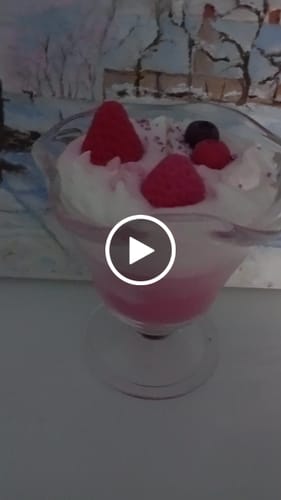 Customer video review of Fragancia CARAMEL RASPBERRY & VAINILLA