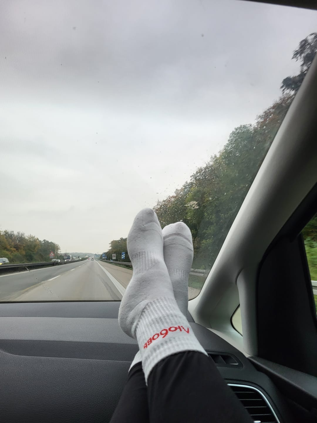 Customer photo review of Любовь | Liebe | Love 5er SET weiße Sport Socken für Herren & Damen by SAEBIS®