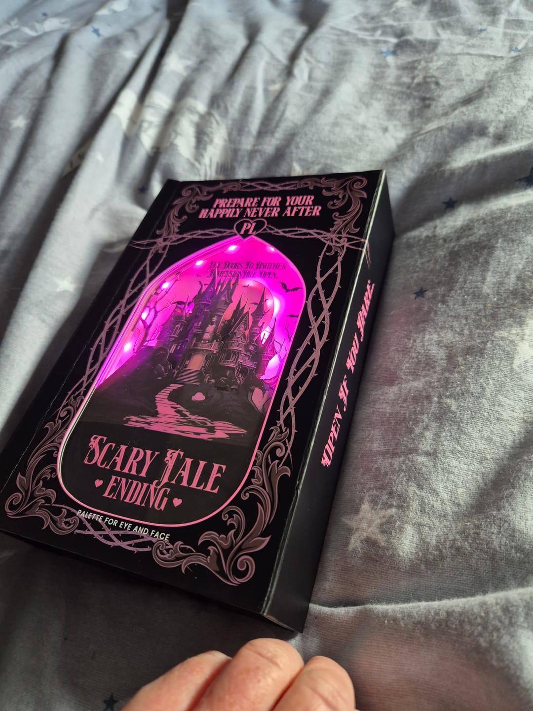Klantfotorecensie van P.Louise Scary Tale Ending Halloween Palette