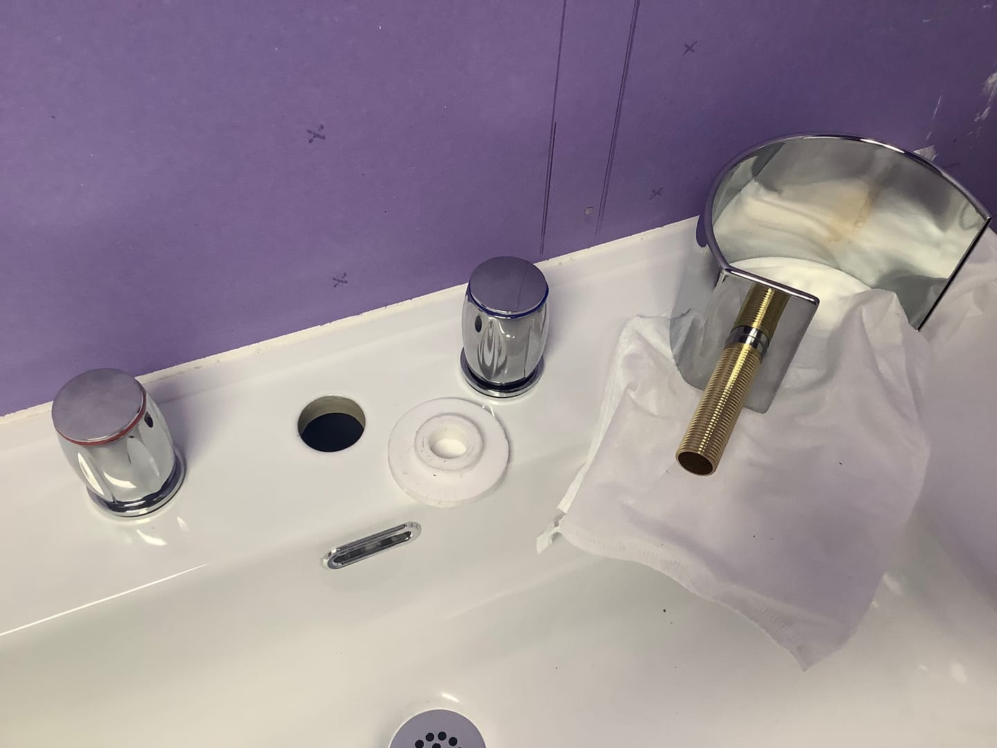 Customer photo review of Bali - Bathroom Washbasin Waterfall Faucet Split Three-Piece