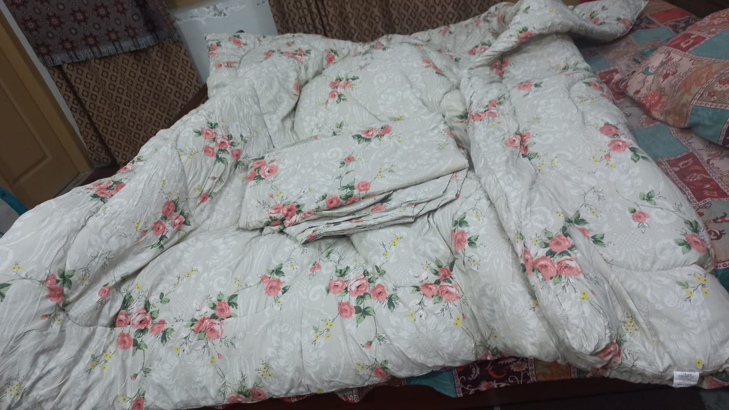 Customer photo review of ZIGMA Comforter Set- 7 Pcs