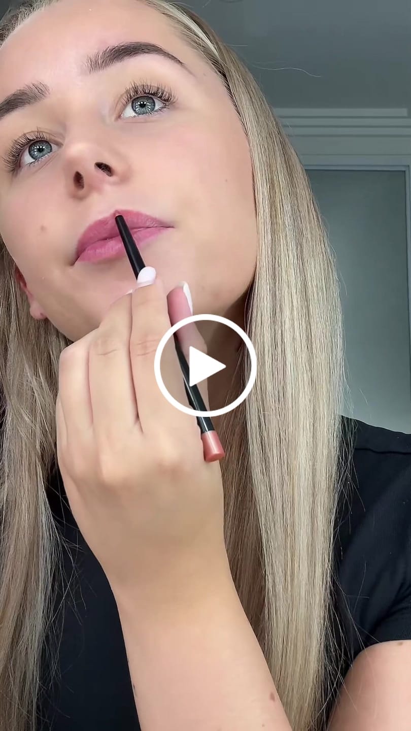 Customer video review of Radiant Rose Gold Lip Gloss