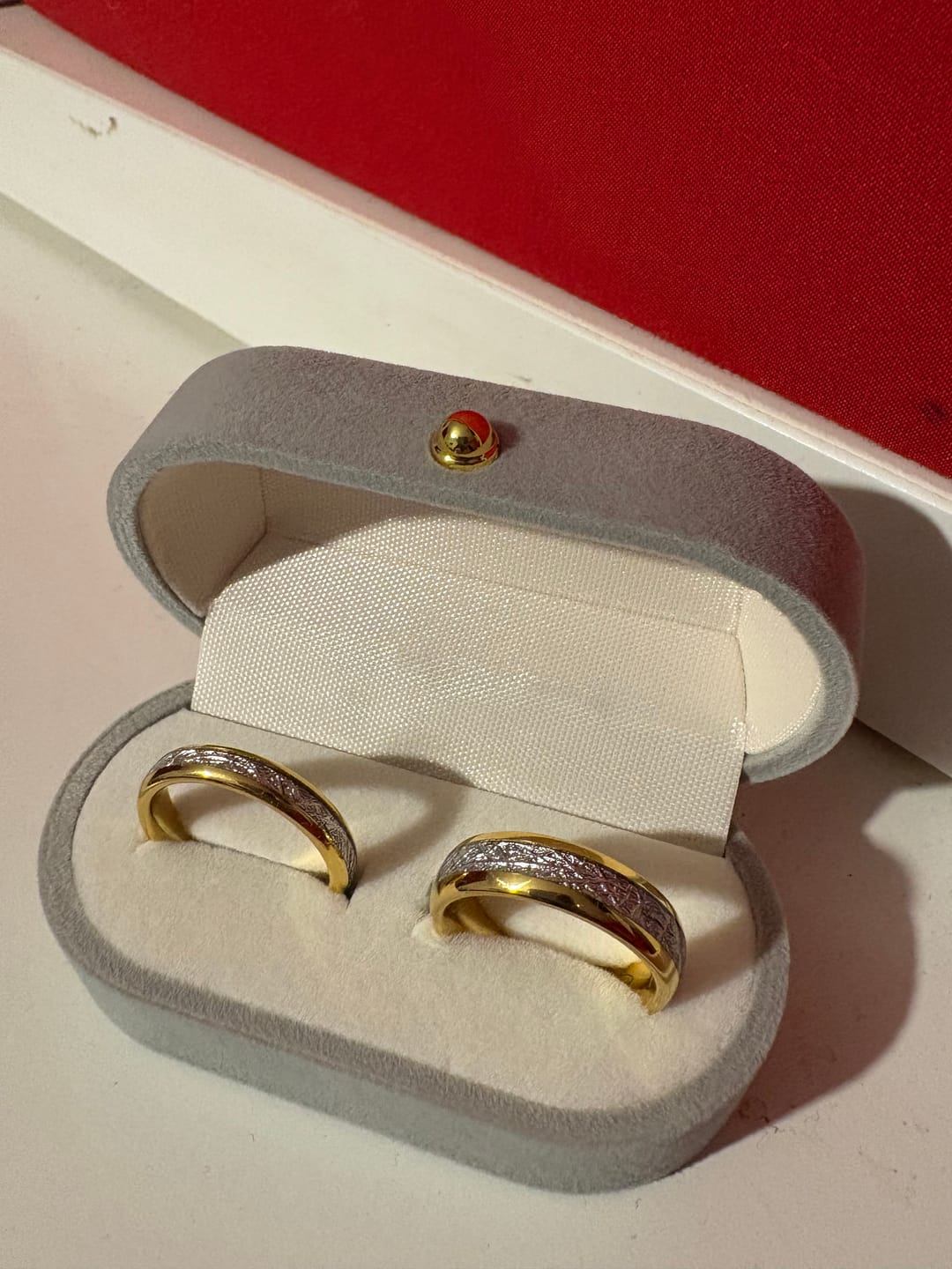 Customer photo review of The Golden Steel Wonder Ring Set