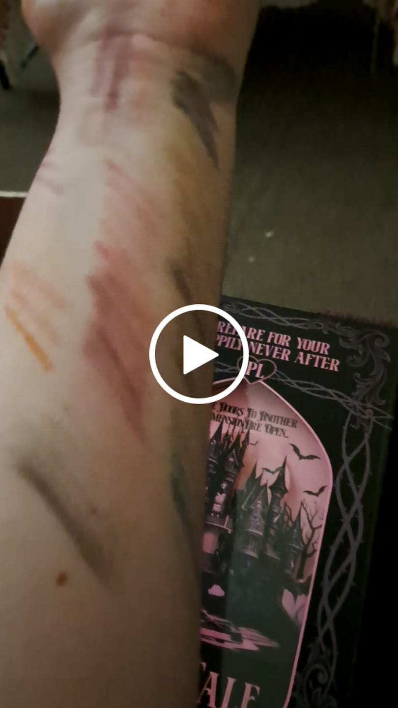 Klantvideorecensie van P.Louise Scary Tale Ending Halloween Palette