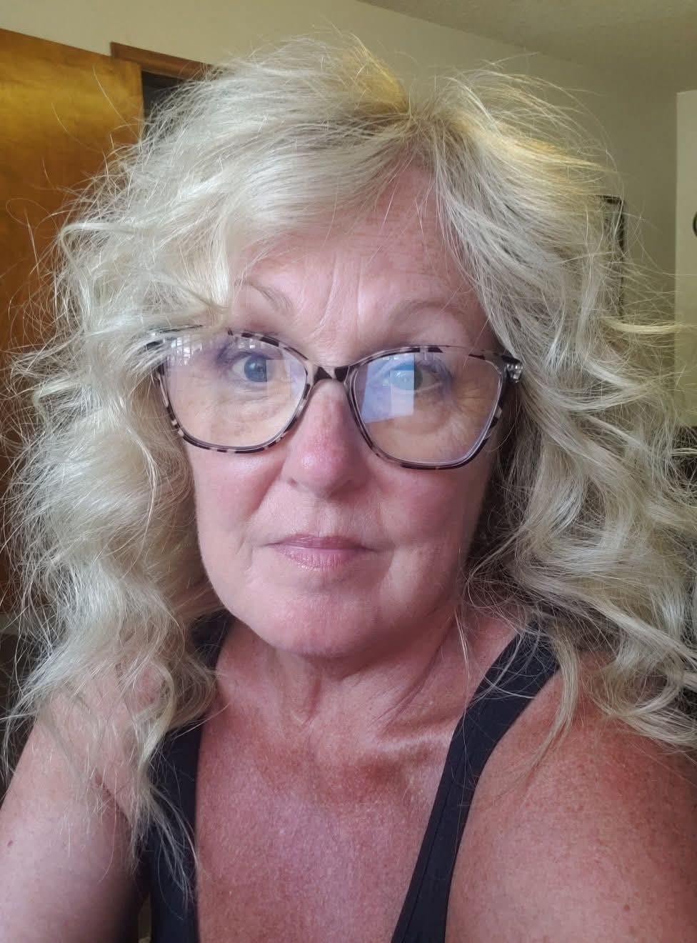 Customer photo review of Flex Hold Hairspray