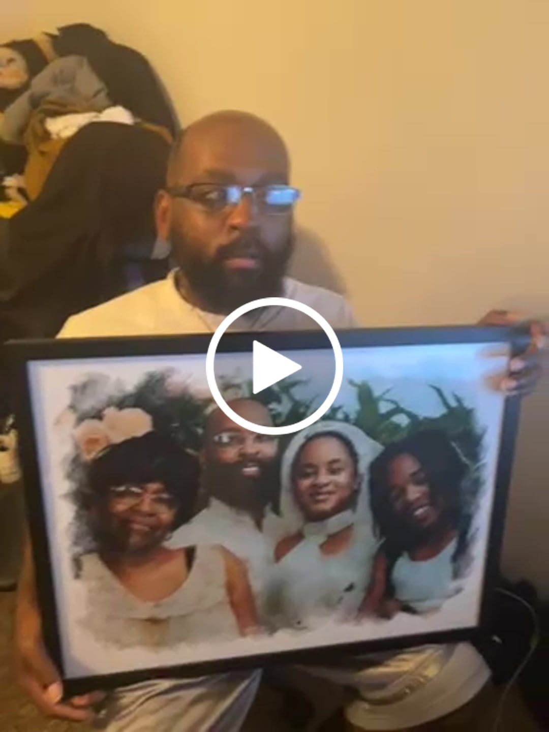 Customer video review of Custom Family Photo Portrait