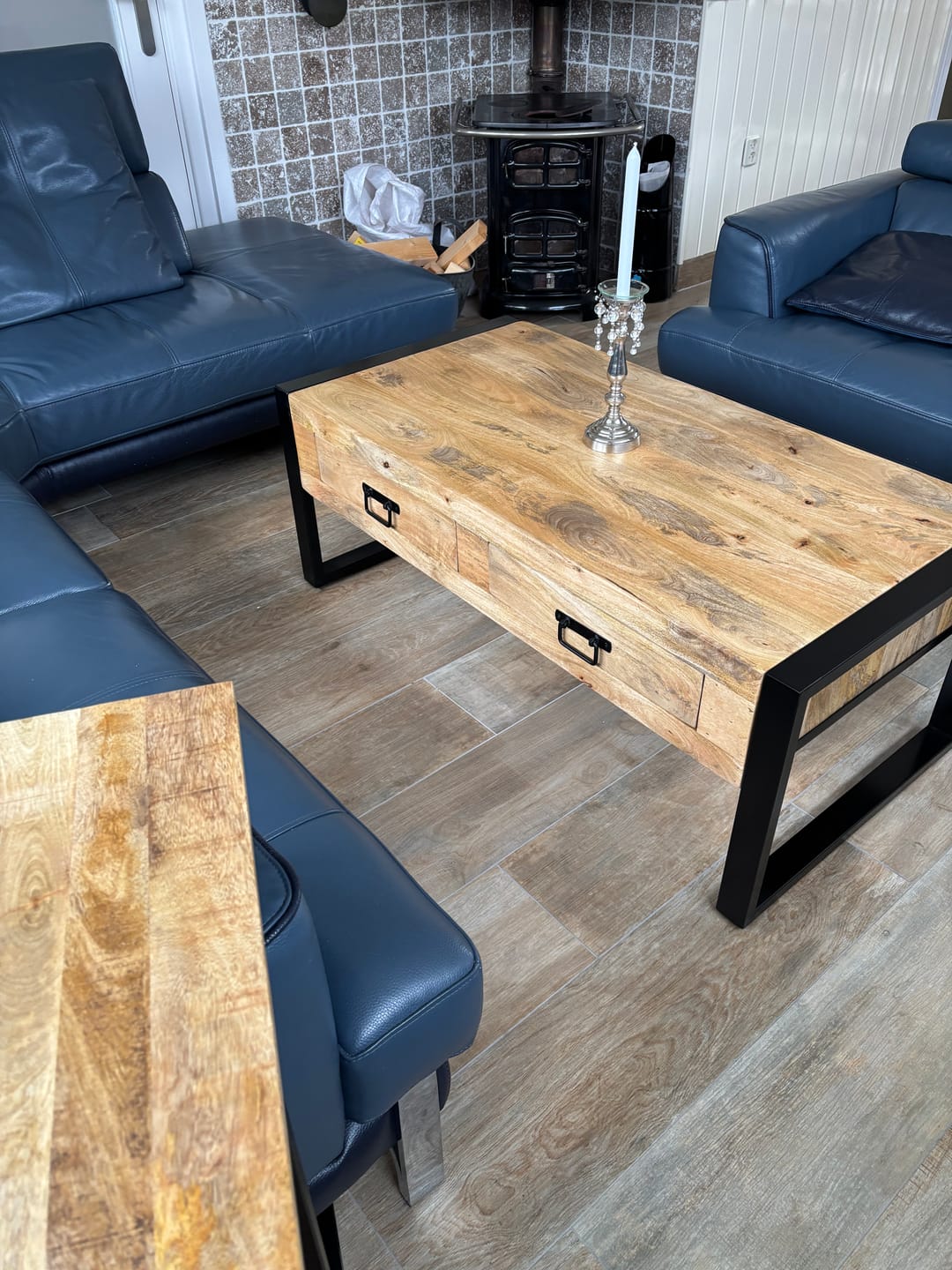 Customer photo review of Bijzettafel voor over de bank | Mangohout en Staal | 45x29x69cm
