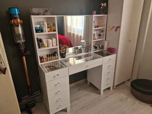 Customer photo review of Rani BJ136 Makyaj Masası Cam Tablalı 11 Çekmeceli Raflı Aynalı Takı Düzenleyici Beyaz