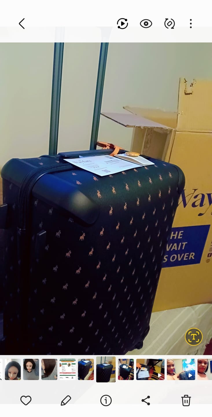 Customer photo review of Double Pack 65cm Medium Check-In