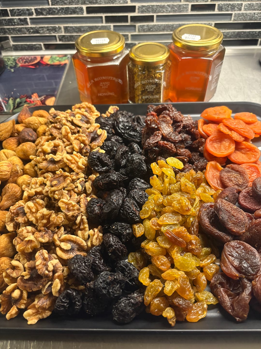 Customer photo review of 2 kg flytande honung + 110g bipollen för 599kr ink. fri frakt!