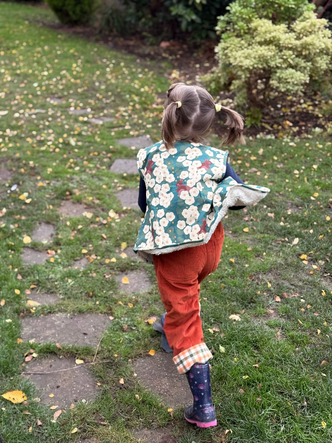 Customer photo review of Hedgerow Sherpa Lined Reversible Gilet