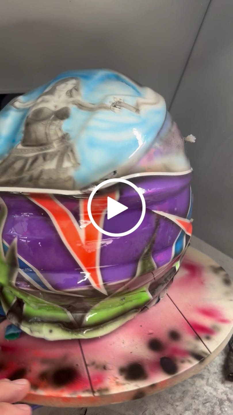 Customer video review of Fantasy Pirate female drawing two pistols to defend her ship - Airbrush Stencil