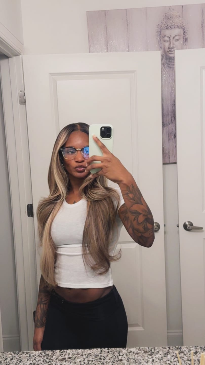 Customer photo review of Shake N Go Snatched Glueless 13x5 HD Lace Front Wig - ODELIA