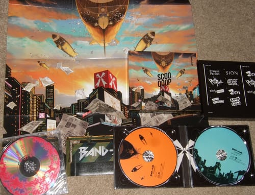 Customer photo review of BAND-MAID "SCOOOOOP" Limited Edition (CD + Blu-ray + Poster Style Booklet) (Special Packaging)