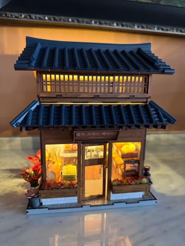 Customer photo review of [Pre-Order] Ikseon-dong Hanok Bakery Miniature House Kit | Ships out 15th September