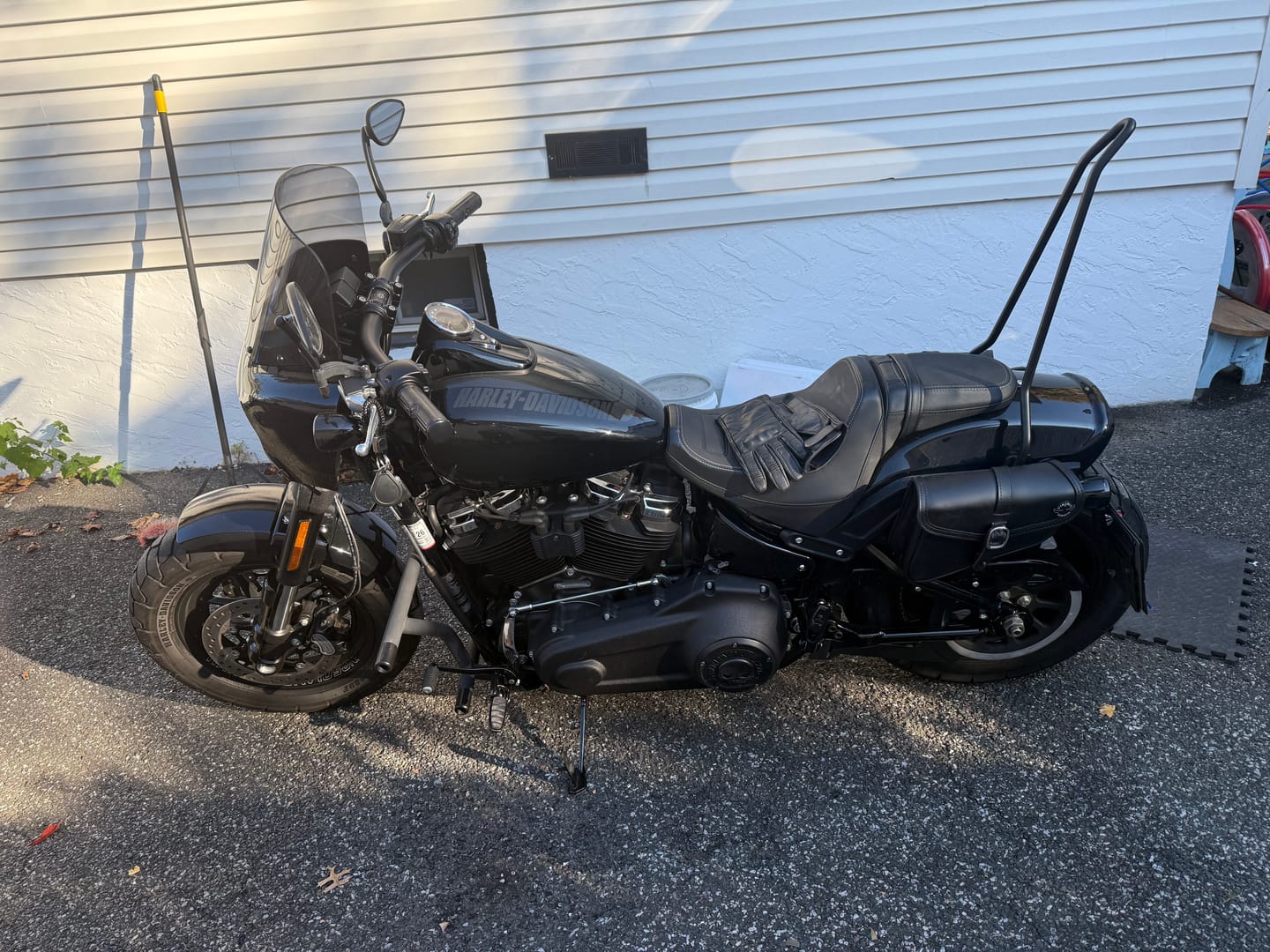 Customer photo review of 4L - Diablo Plain Leather Motorcycle Saddlebags For Harley Softail Fat Bob FXFB/S