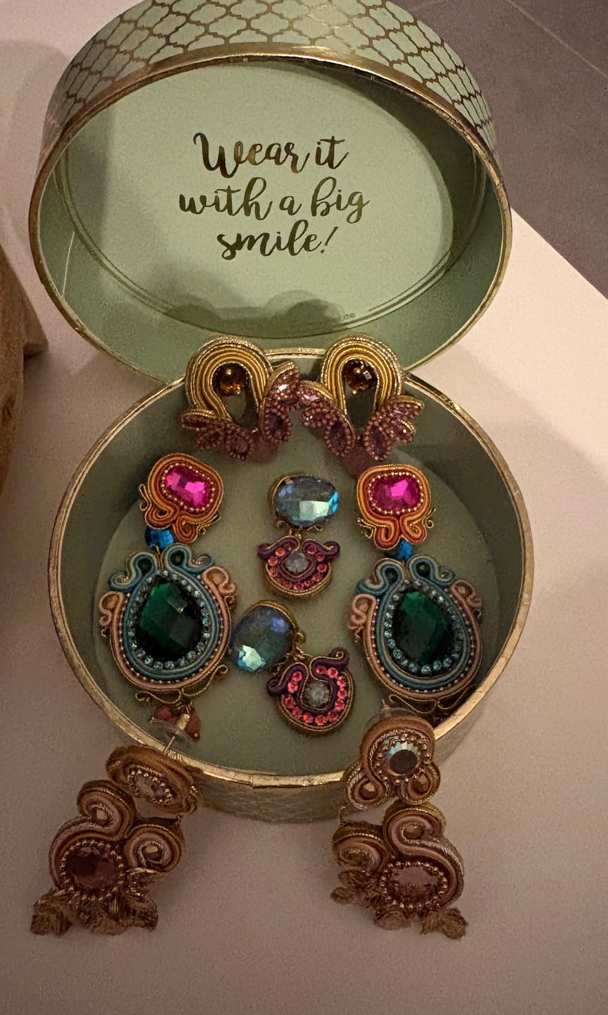Customer photo review of Modische Soutache-Ohrringe in Gelb und Rosa