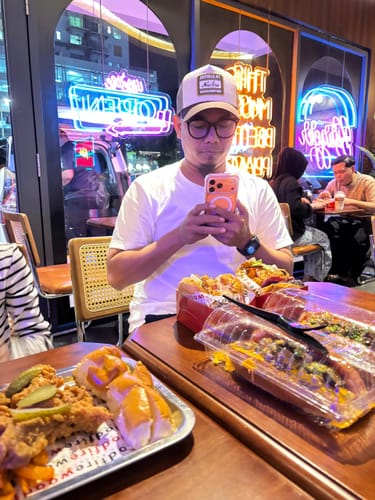 Customer photo review of New Era 9FORTY E-Frame Trucker Patch Brown Snapback