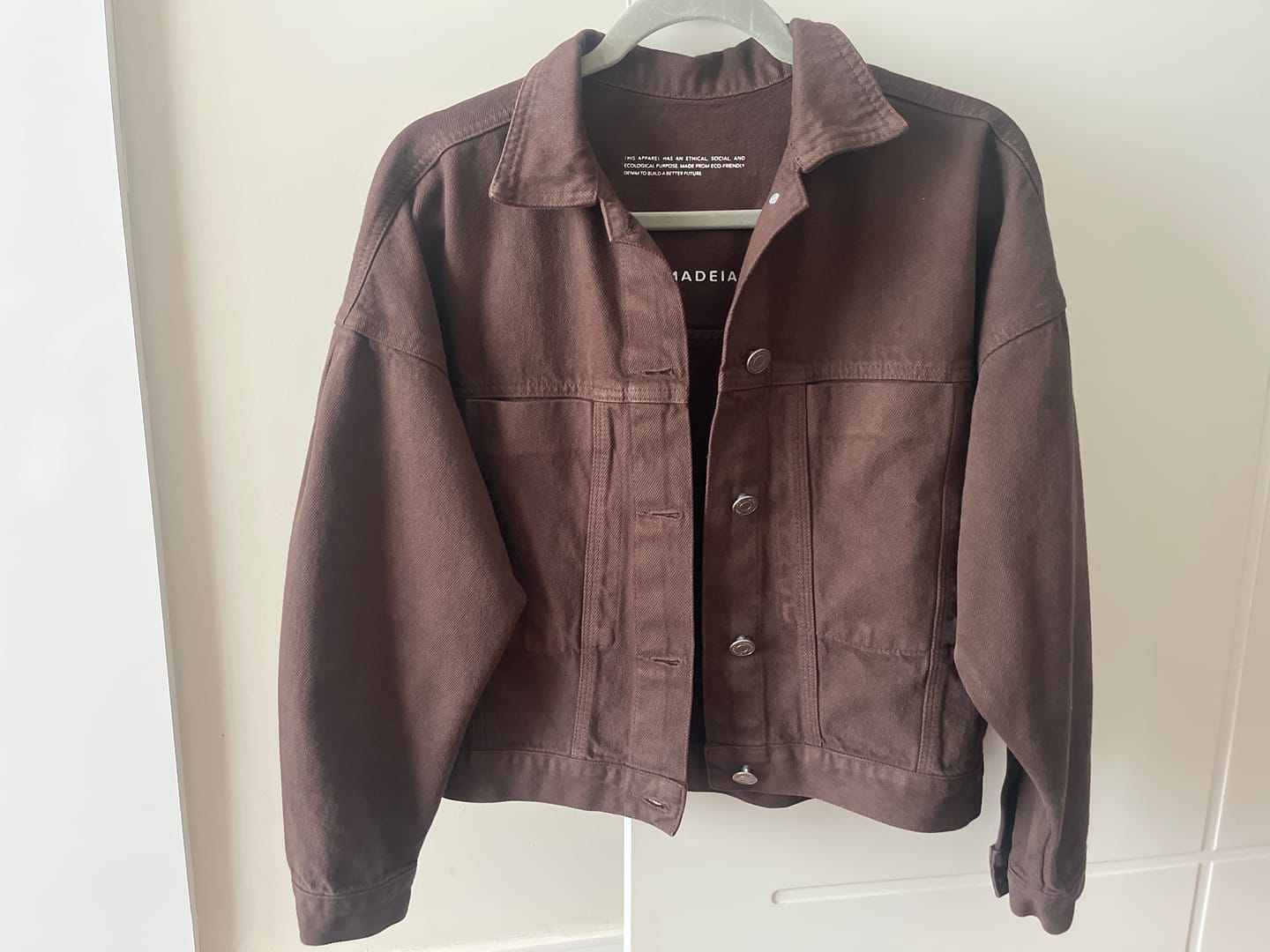 Customer photo review of Jaqueta Jeans Oversized Andiroba Marrom Escuro