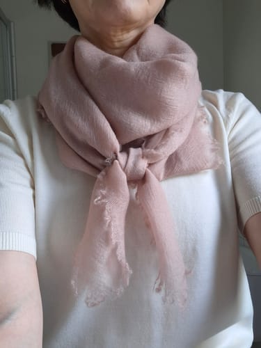 Customer photo review of Ultrafine Lightweight Cashmere Scarf - Pale Pink