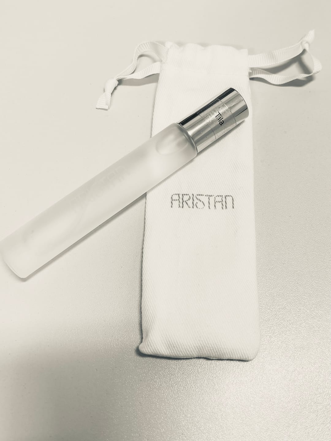 Customer photo review of Tila