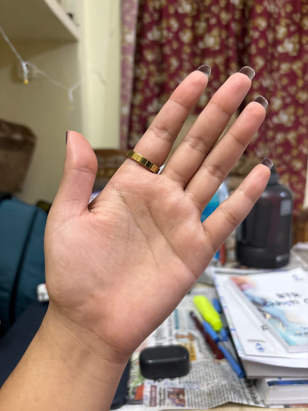 Customer photo review of Vintage Gold Band Ring