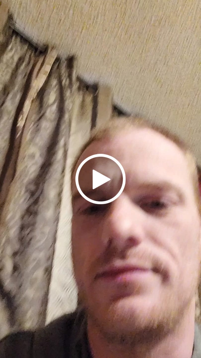 Customer video review of 2G Disposable Vape Pen