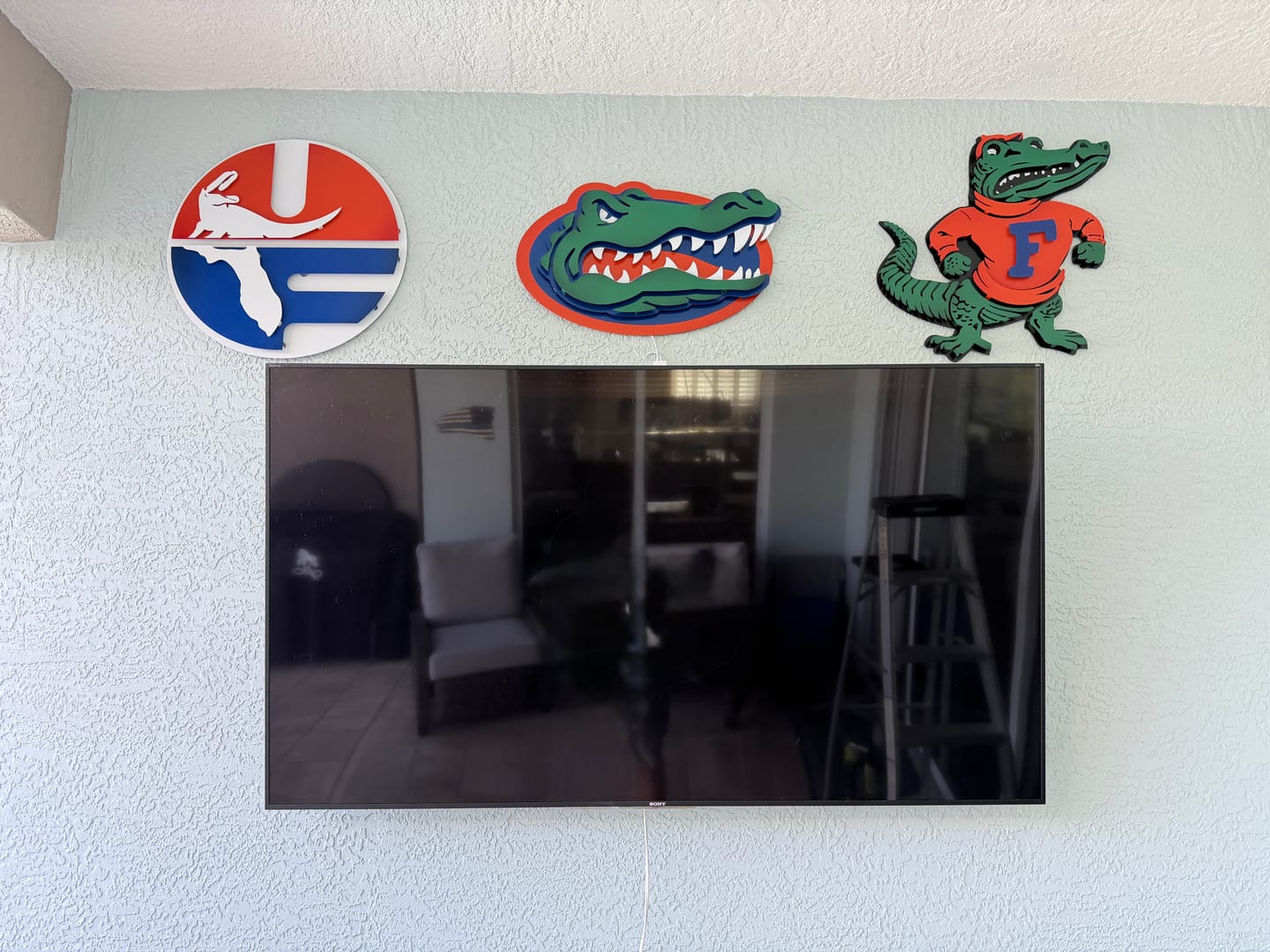 Customer photo review of Florida "Albert the Alligator" VAULT 3D Metal Wall Art