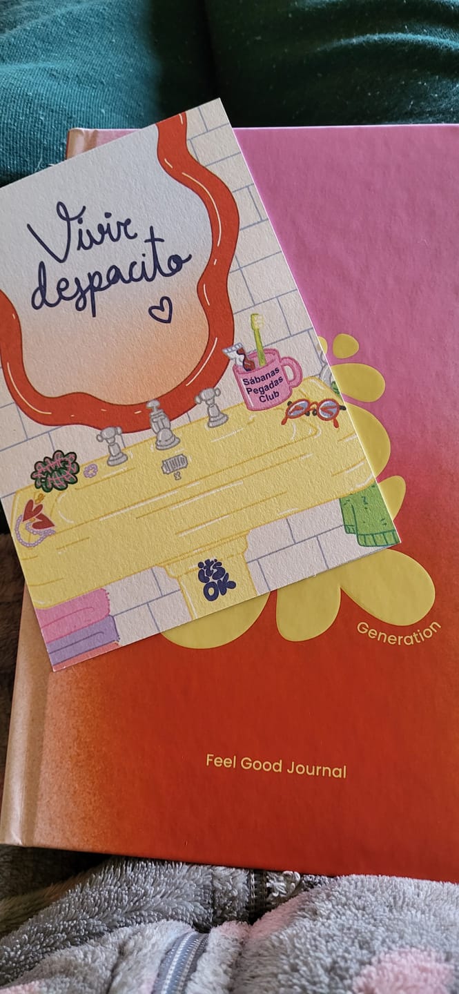 Customer photo review of Feel Good Journal | Portada Mandarina