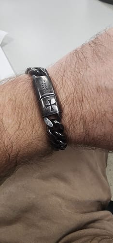 Customer photo review of The Knights Templar - Never Retreat Never Surrender Bracelet: Helps Pair Veterans With A Service Dog Or Shelter Dog