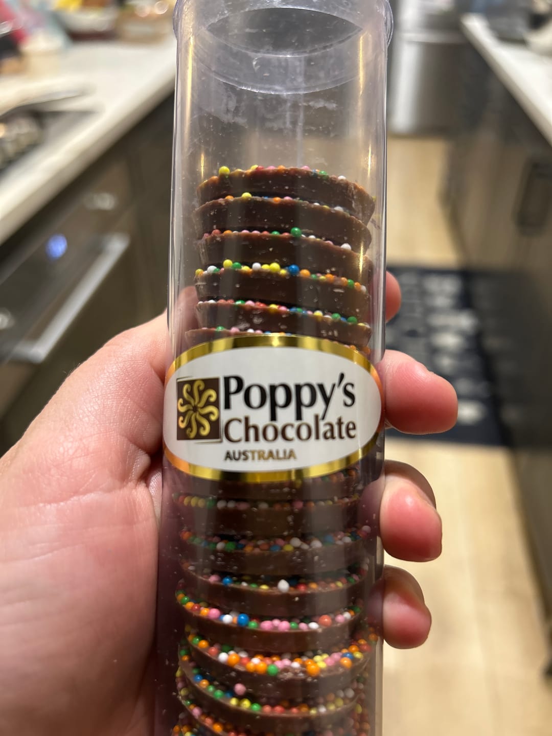 Customer photo review of Sprinkles Milk Chocolate Regular size 27/cylinder