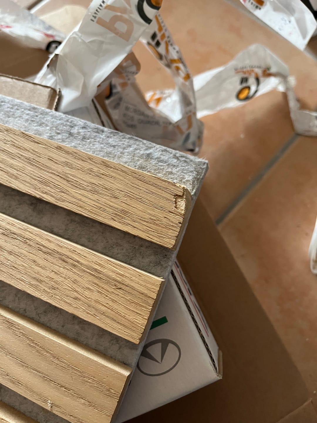 Customer photo review of Dogato acustico in legno | Rovere Chiaro con Feltro Grigio