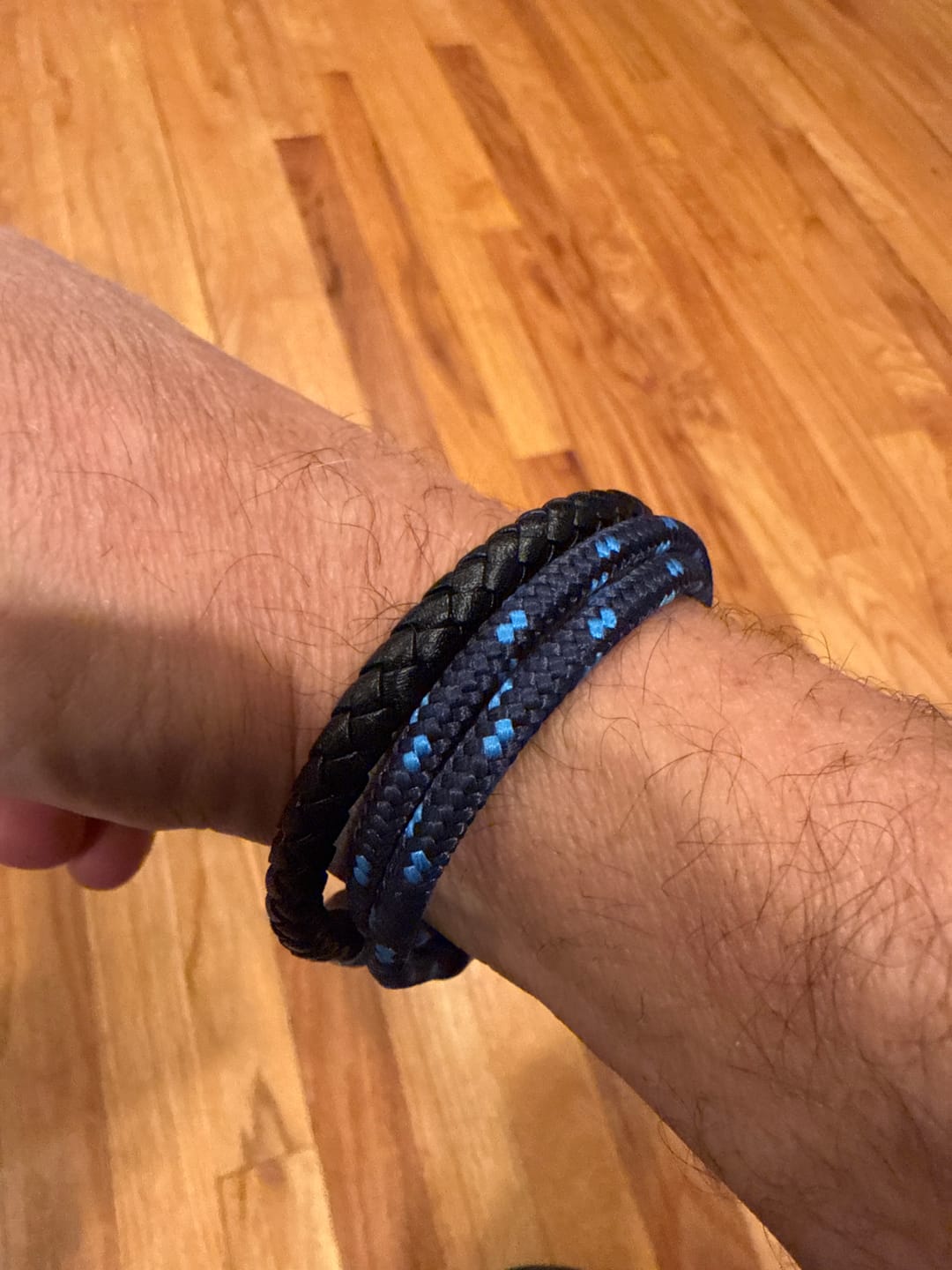Customer photo review of Paracord Bracelet Magnetic Dark Blue