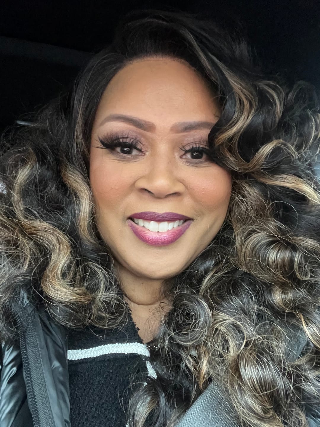 Customer photo review of Sensationnel Bare Lace Glueless Human Hair Blend 100% Full Lace Wig - FULL LACE UNIT 4