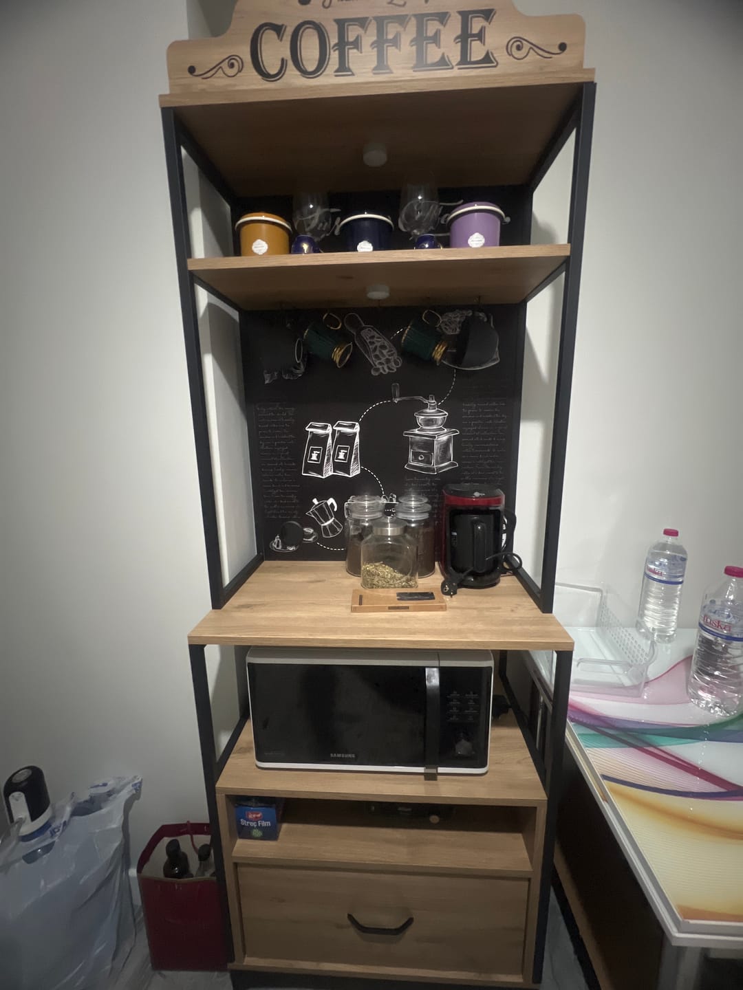 Customer photo review of Rani JE154 Işıklı Kahve Köşesi Çekmeceli Çok Amaçlı Mutfak Dolabı Sepet Ceviz