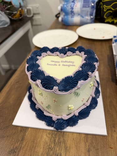 Customer photo review of holly