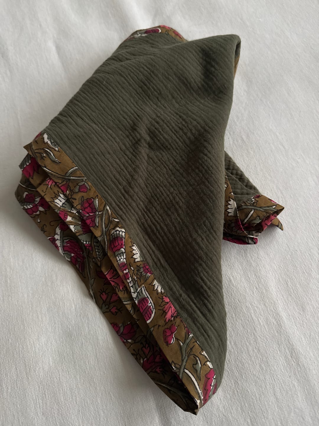 Customer photo review of Le foulard Calista Kaki plumetis/Ila
