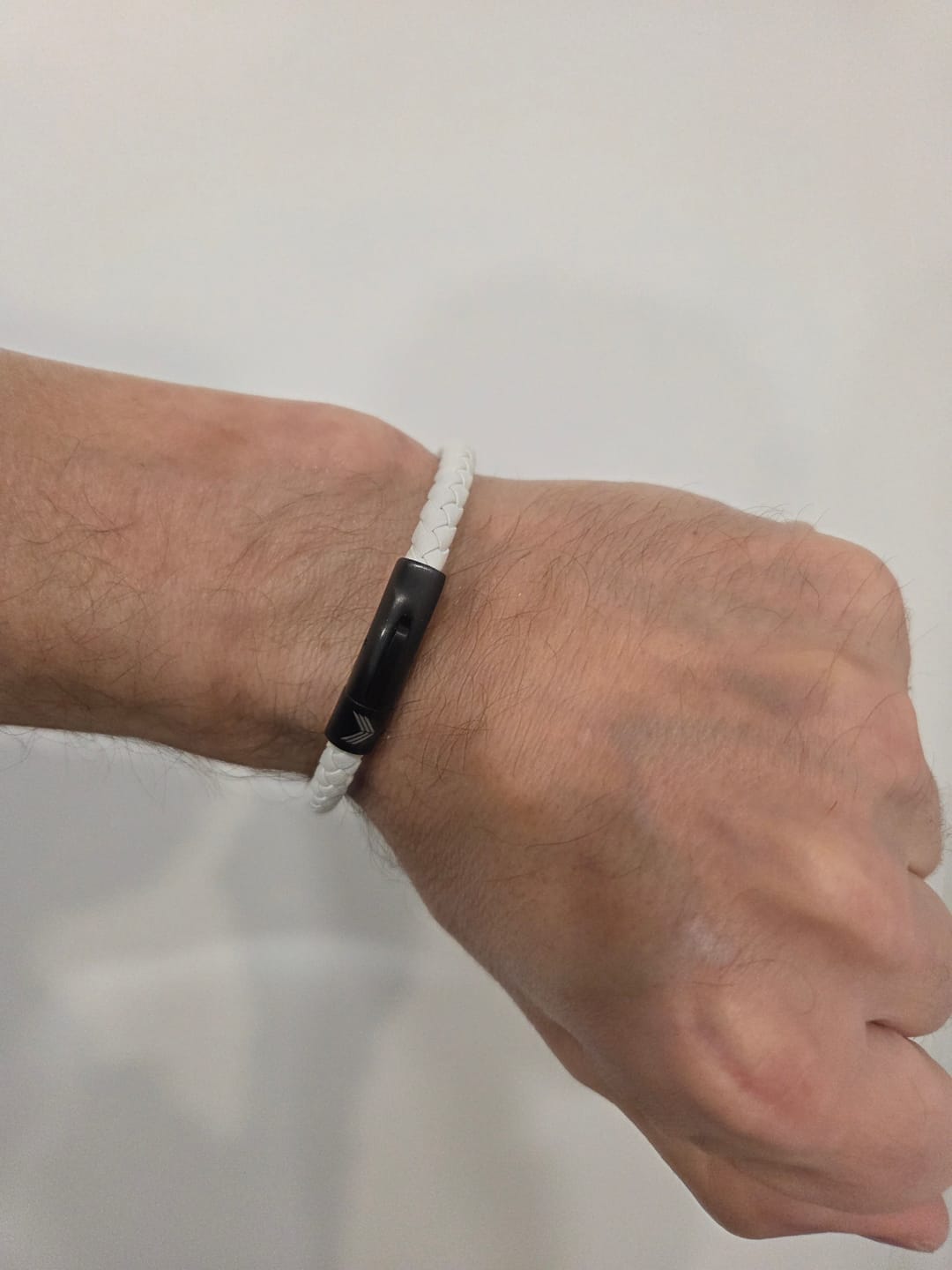 Customer photo review of Vertig Leather Bracelet White