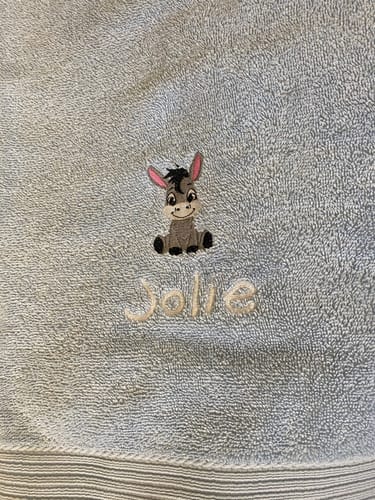 Customer photo review of Personalisiertes Handtuch mit Namen für Erwachsene bestickt